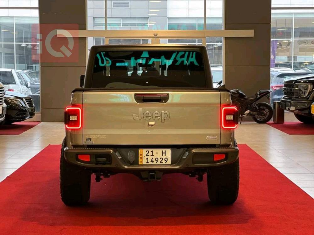 جیپ گلادیەتەر